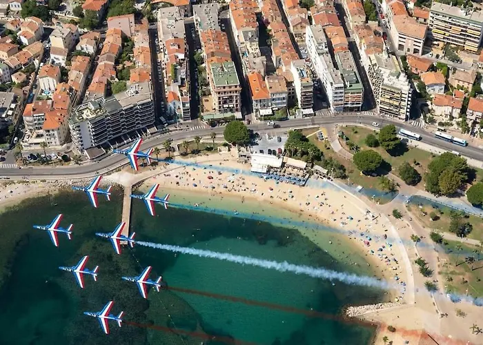 L\'Escale Mourillon - Plage, Balneo & Soleil