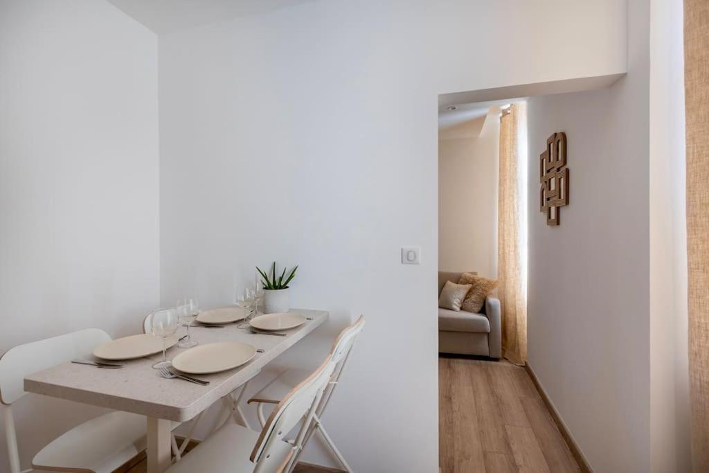 Apartment L'escale Mourillon - Plage, Balneo & Soleil *